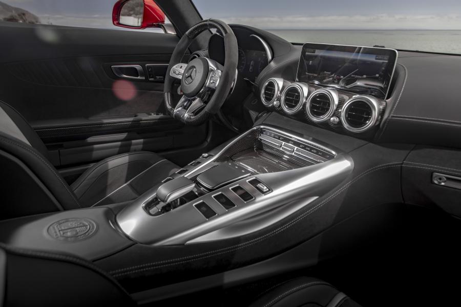 Интерьер Mercedes-AMG GT C (C190) 2019 года  (NA) (фото 10 из 45)
